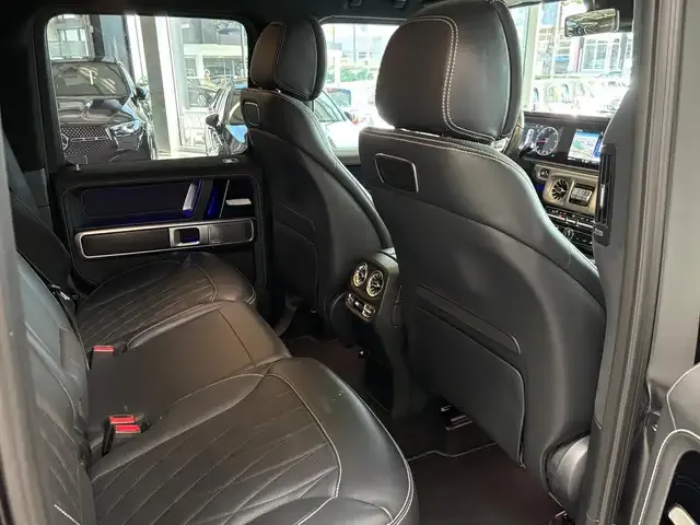 Mercedes-Benz G 400