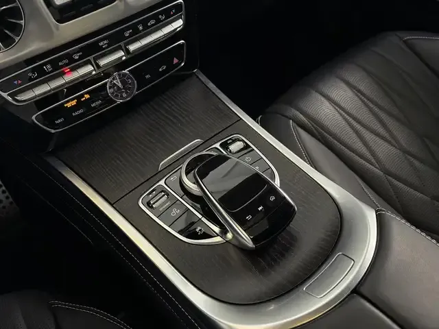 Mercedes-Benz G 400