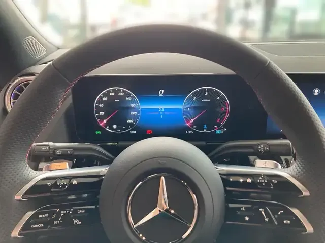 Mercedes-Benz GLA 220