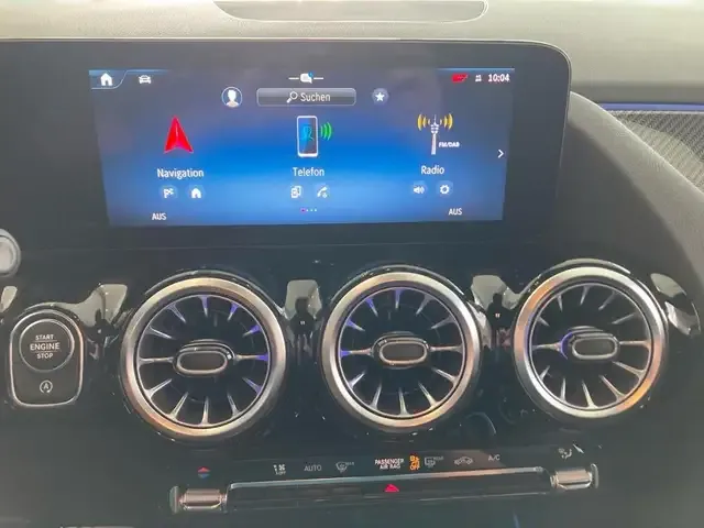 Mercedes-Benz GLA 220