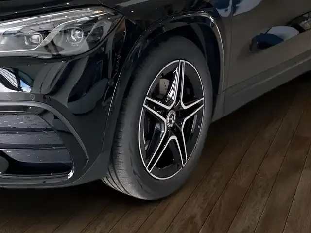 Mercedes-Benz GLA 220