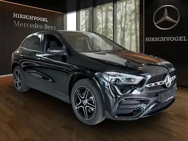 Mercedes-Benz GLA 220
