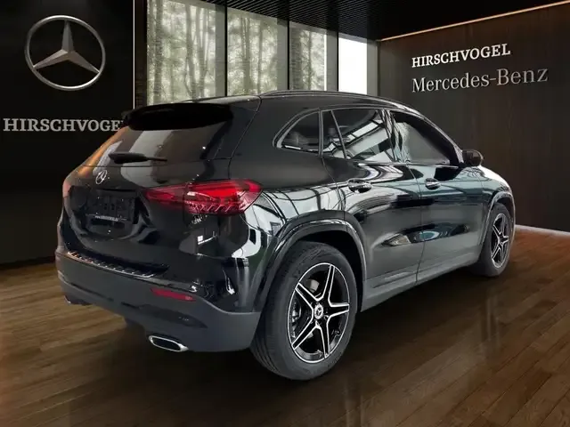 Mercedes-Benz GLA 220