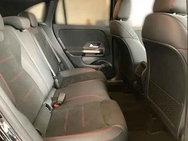 Mercedes-Benz GLA 220