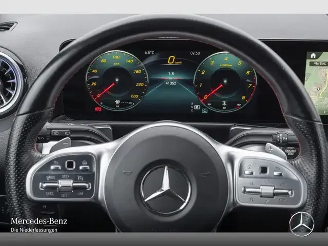 Mercedes-Benz GLB 200