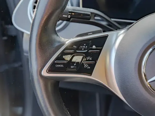 Mercedes-Benz EQE 300