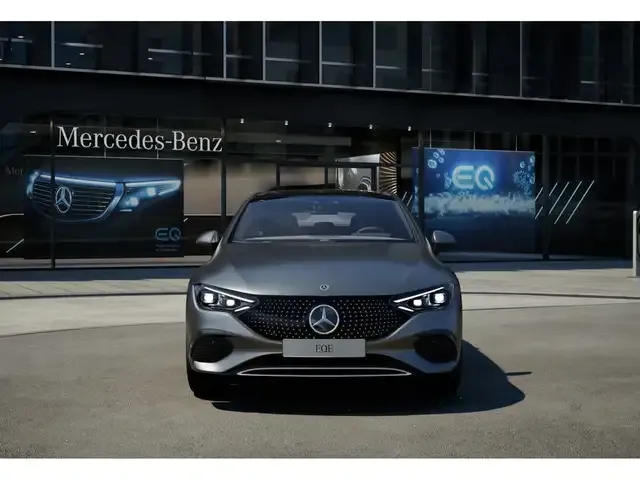 Mercedes-Benz EQE 300