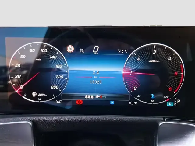 Mercedes-Benz GLB 220