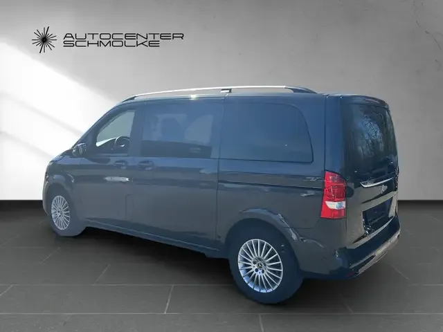 Mercedes-Benz V 220