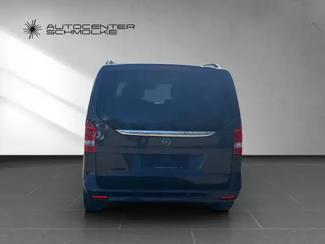 Mercedes-Benz V 220
