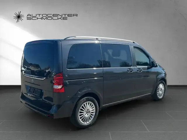 Mercedes-Benz V 220