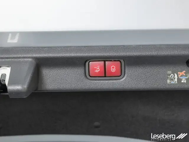 Mercedes-Benz EQE 300