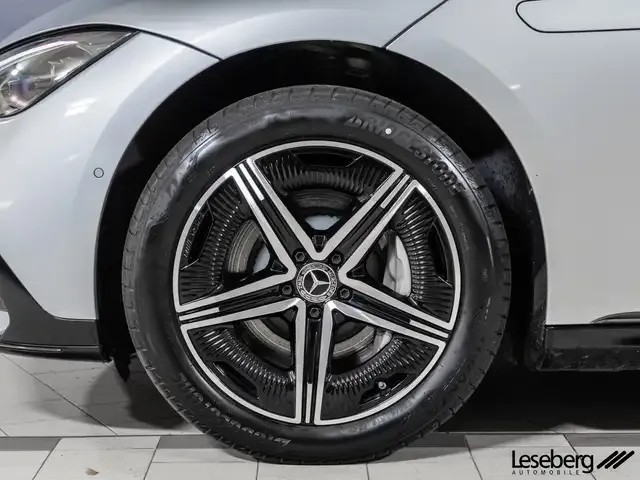 Mercedes-Benz EQE 300