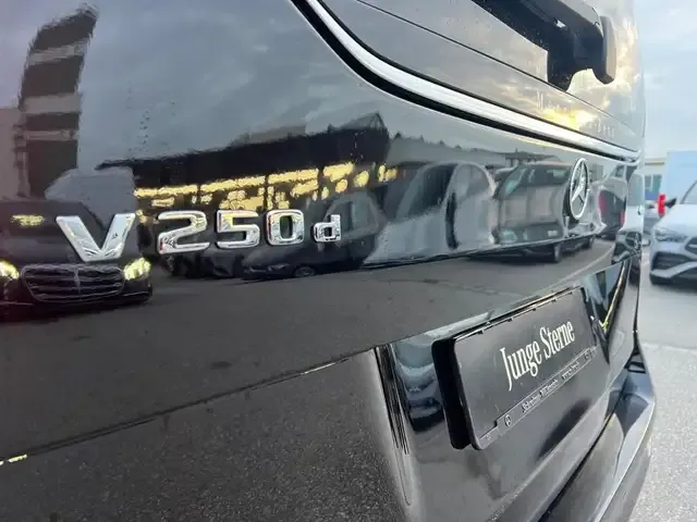 Mercedes-Benz V 250