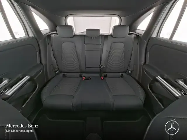 Mercedes-Benz EQA 300