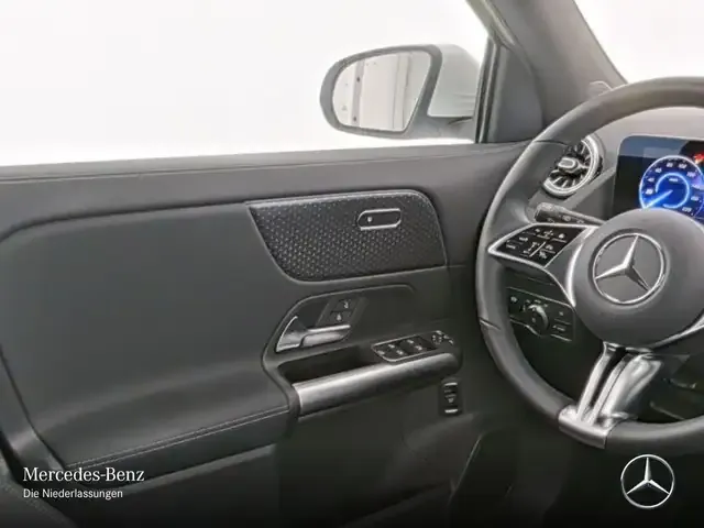 Mercedes-Benz EQA 300