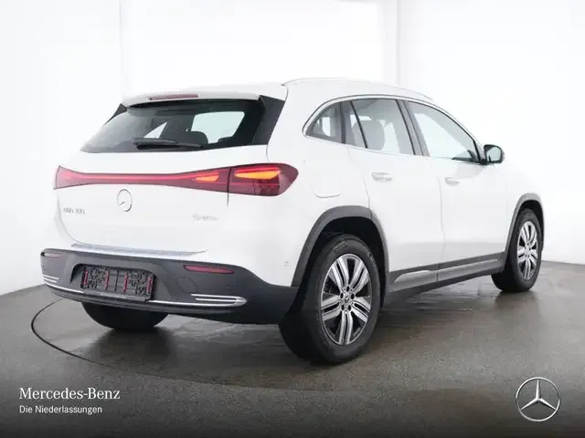 Mercedes-Benz EQA 300