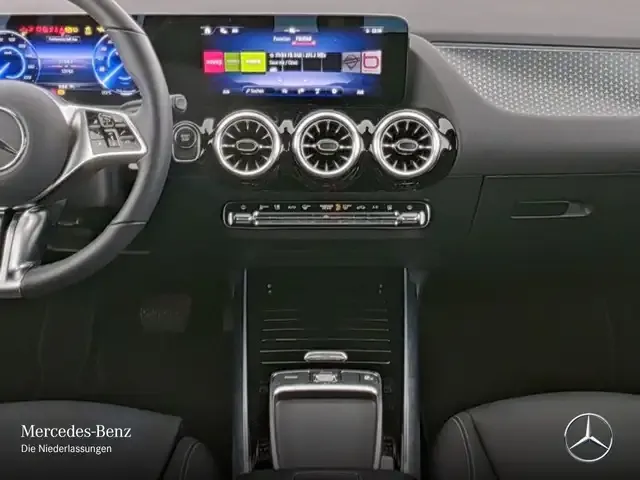 Mercedes-Benz EQA 300