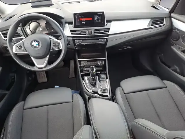 BMW 220