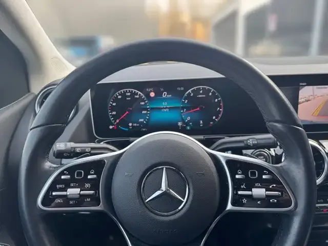 Mercedes-Benz B 220