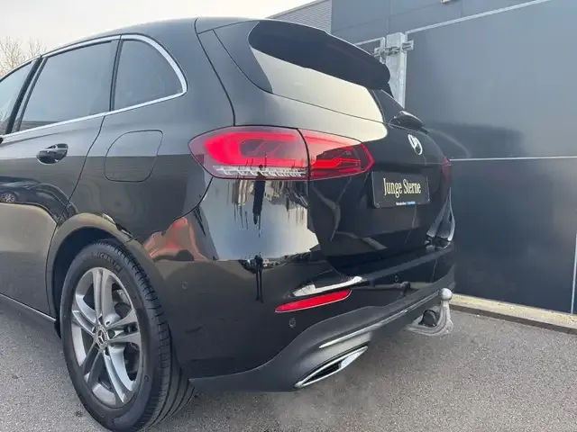 Mercedes-Benz B 220