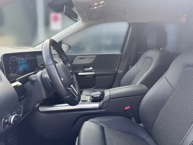 Mercedes-Benz B 220