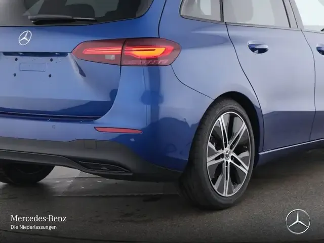 Mercedes-Benz B 220