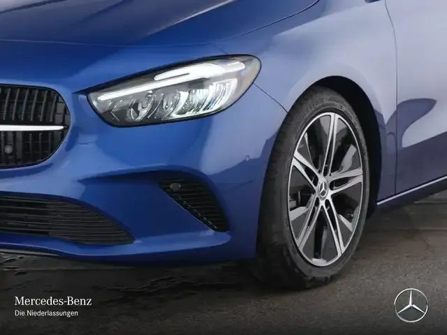 Mercedes-Benz B 220