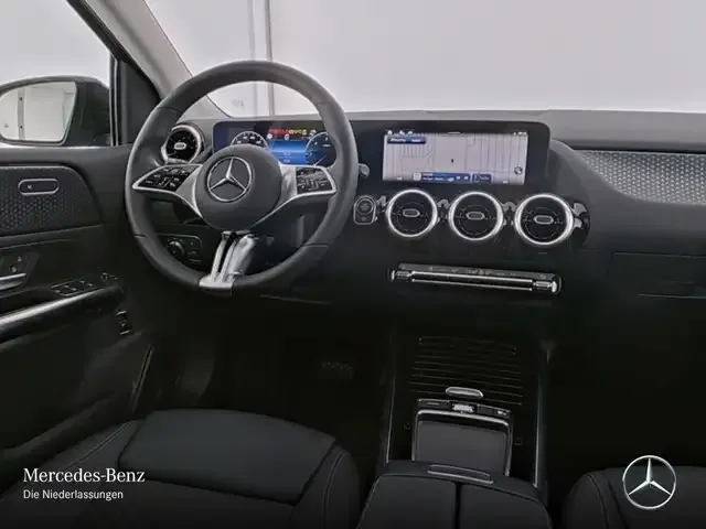 Mercedes-Benz B 220