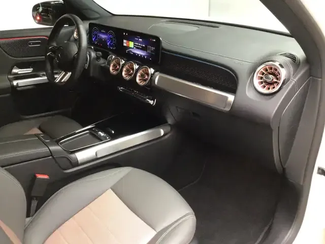 Mercedes-Benz EQB 300