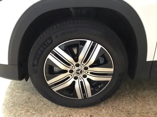 Mercedes-Benz EQB 300