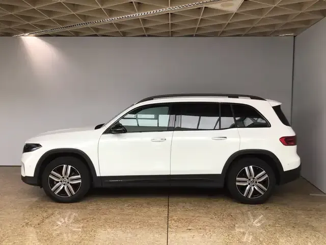 Mercedes-Benz EQB 300