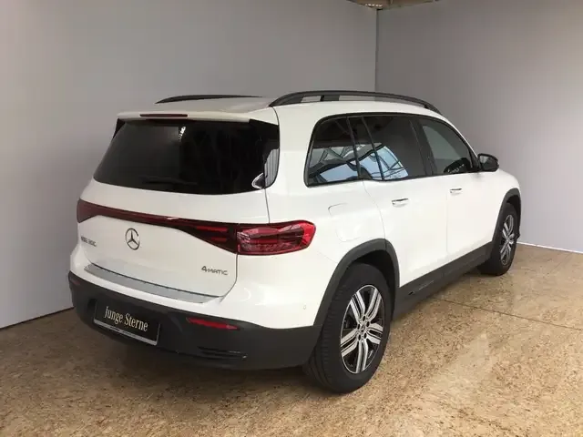 Mercedes-Benz EQB 300