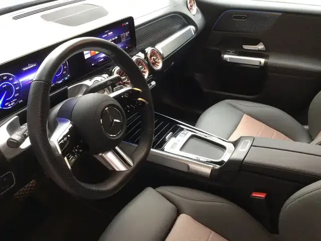 Mercedes-Benz EQB 300