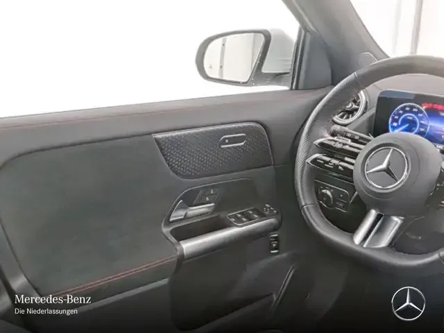 Mercedes-Benz EQA 300