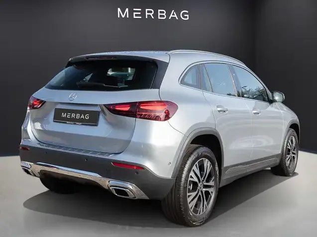 Mercedes-Benz GLA 180