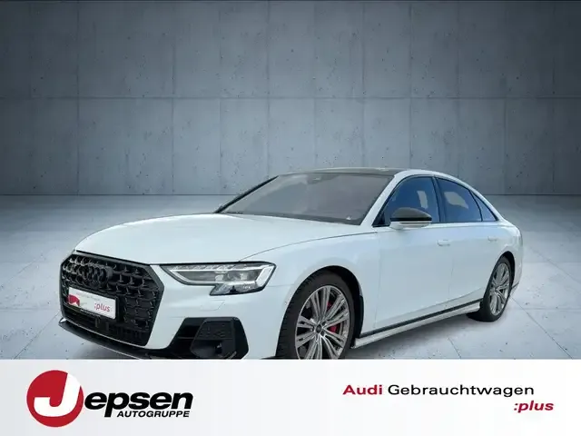 Audi S8