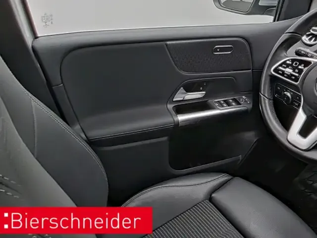 Mercedes-Benz B 220
