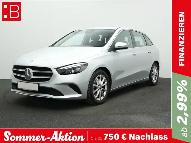 Mercedes-Benz B 220