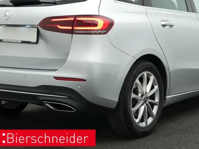 Mercedes-Benz B 220