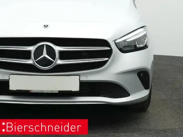 Mercedes-Benz B 220