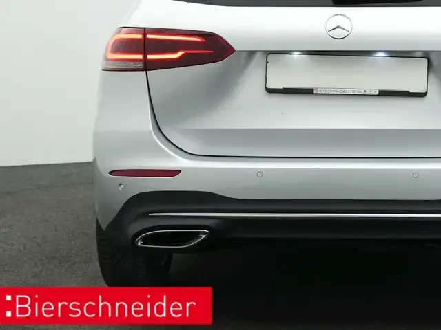 Mercedes-Benz B 220