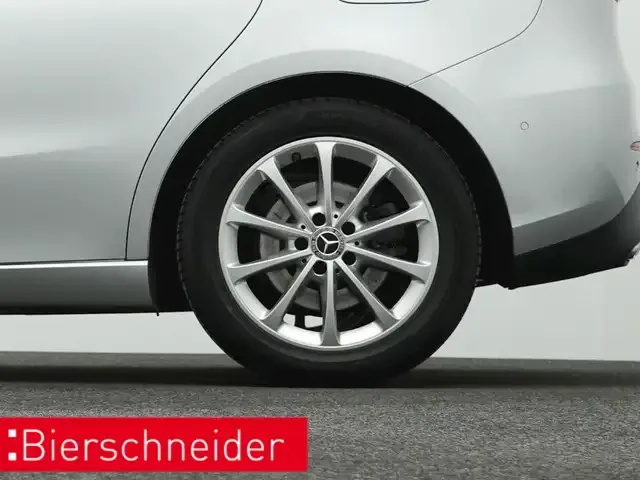 Mercedes-Benz B 220