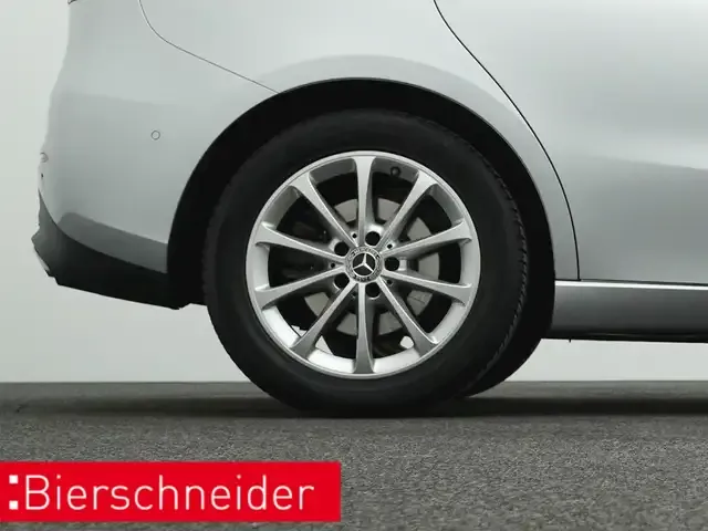 Mercedes-Benz B 220