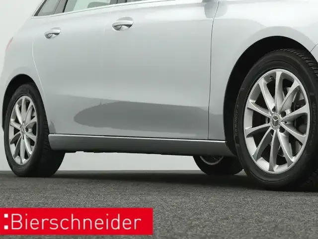 Mercedes-Benz B 220