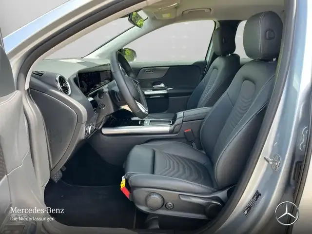 Mercedes-Benz GLA 220