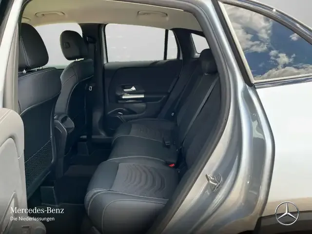 Mercedes-Benz GLA 220
