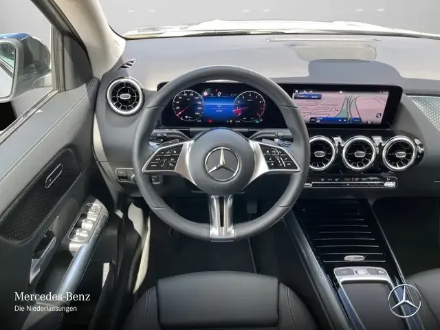 Mercedes-Benz GLA 220