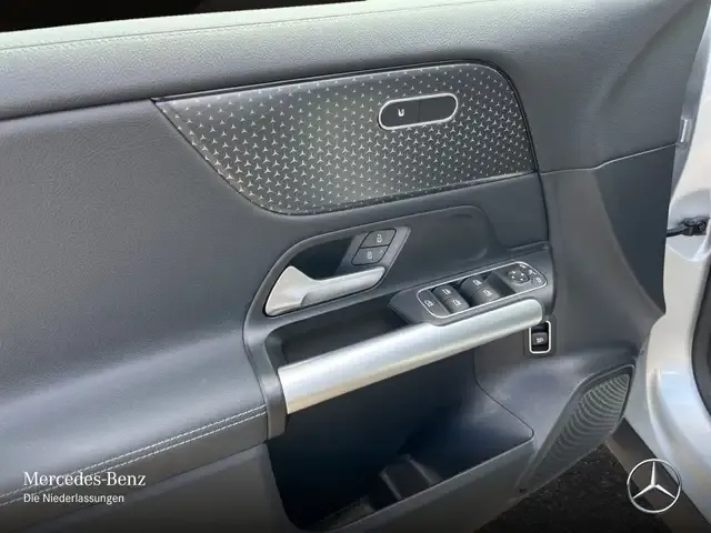 Mercedes-Benz GLA 220