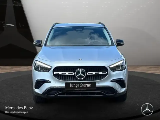 Mercedes-Benz GLA 220